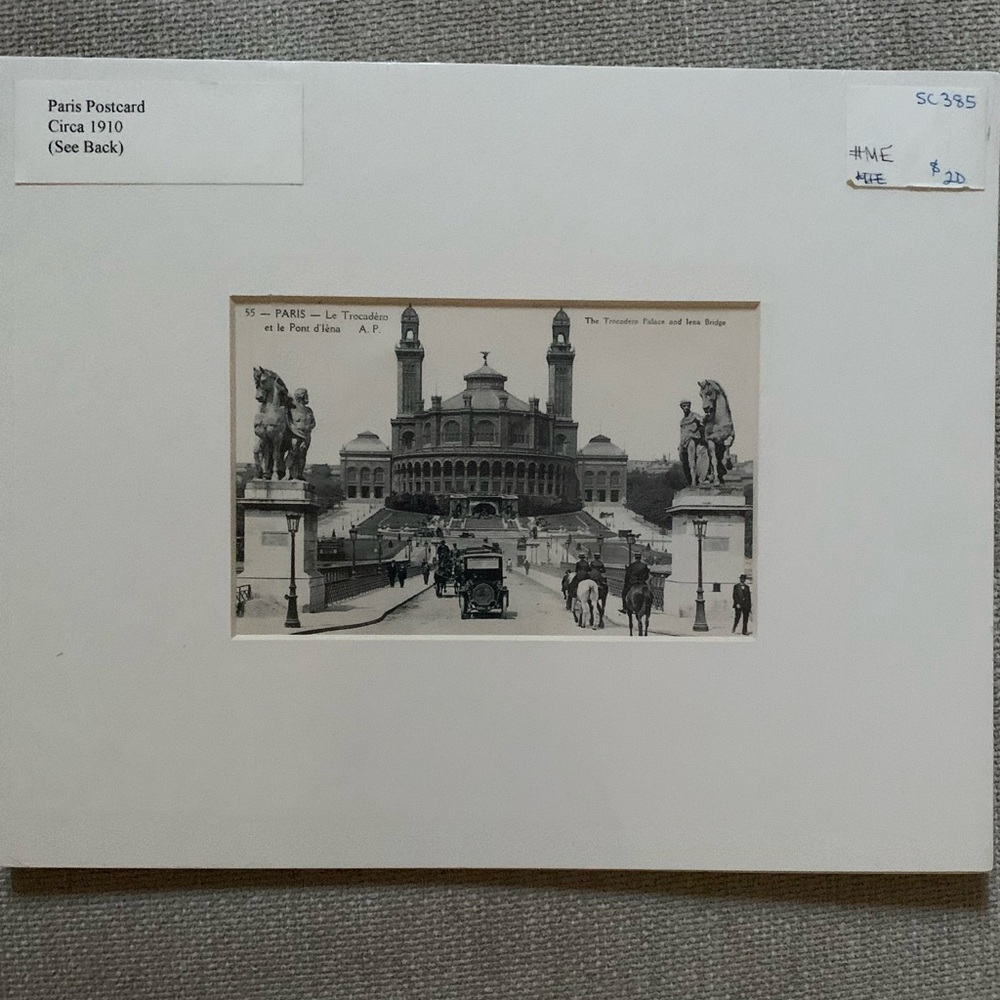 910 Postcard unused - France - The Trocadéro and the lena Bridge - vintage